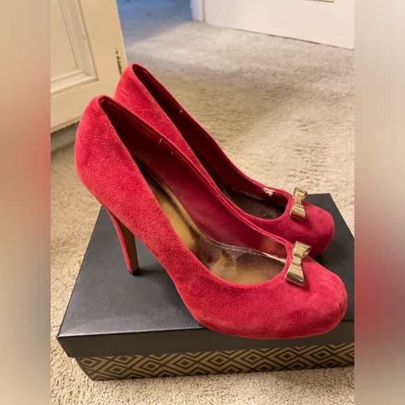 Holiday Heels - Red and Gold Dolce Vita - Picture 2 of 4